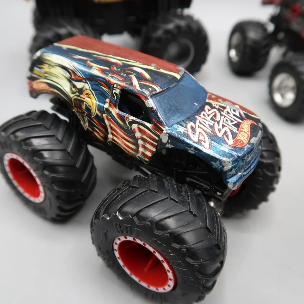 Hot‎ Wheels Monster Jam Truck Marvel Captain America Nightmare Star Stripes lot
